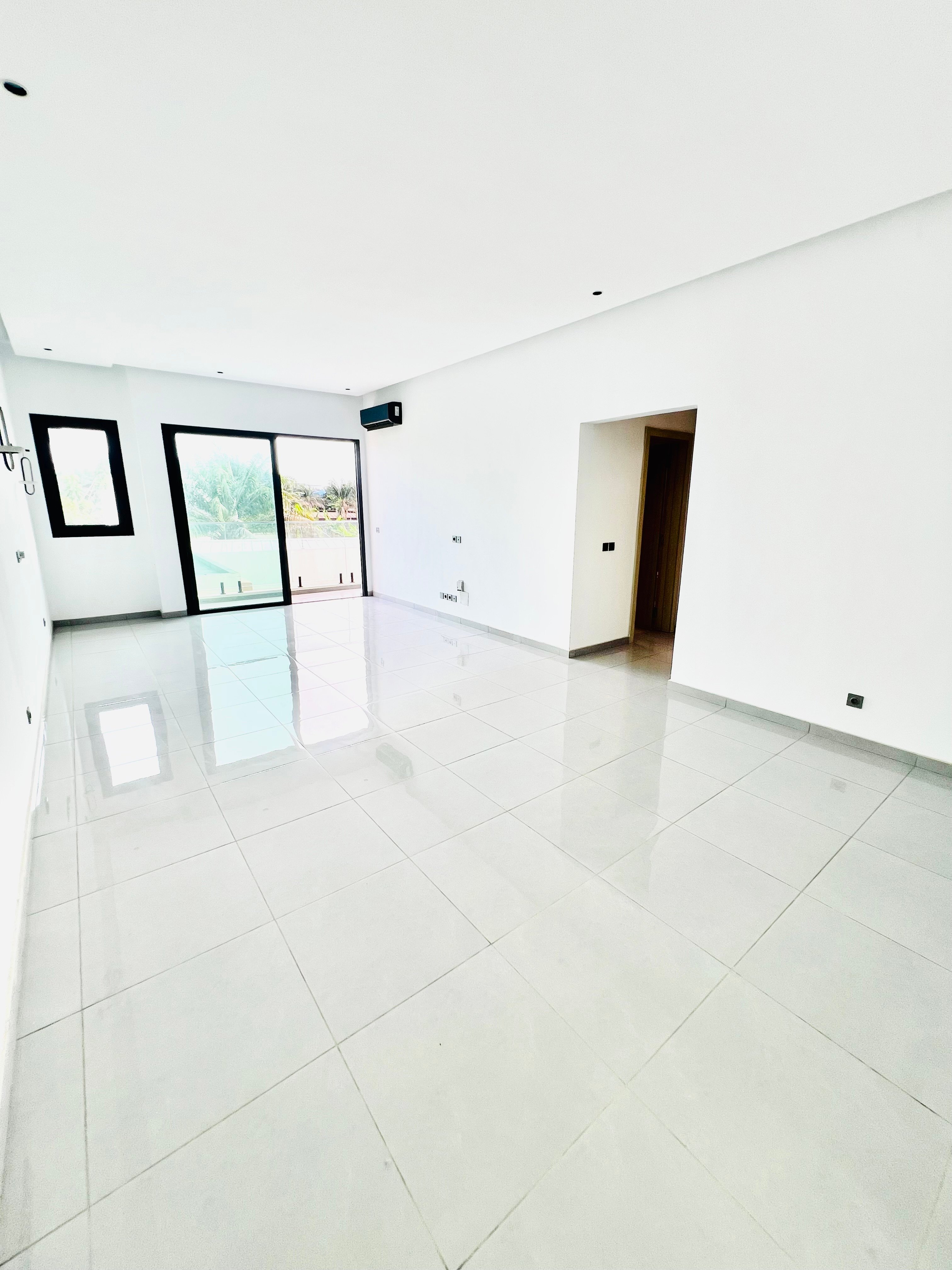 03 MAGNÍFICOS DÚPLEX DE ALTO NIVEL, NUNCA HABITADOS, EN VENTA EN ABATTA