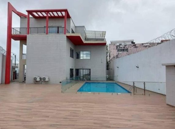 À LOUER — VILLA TRIPLEX 11 PIÈCES — RIVIERA ...