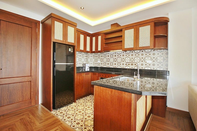 Nice, modern 2 – bedroom apartment with balcony in Dang Thai Mai street, Tay Ho district for rent