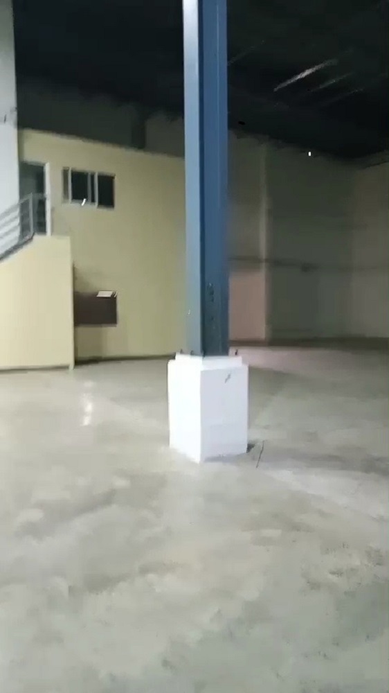 Alquilo Nave en Herrera