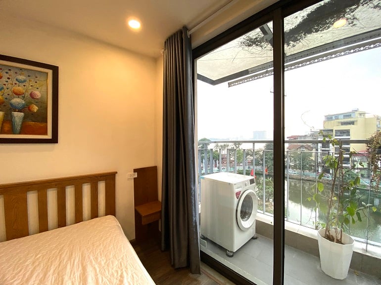 Nice 1 – bedroom apartment with balcony in Yen Hoa street, Tay Ho district