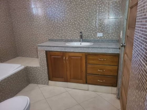 Grande Maison a louer a Peguy ville