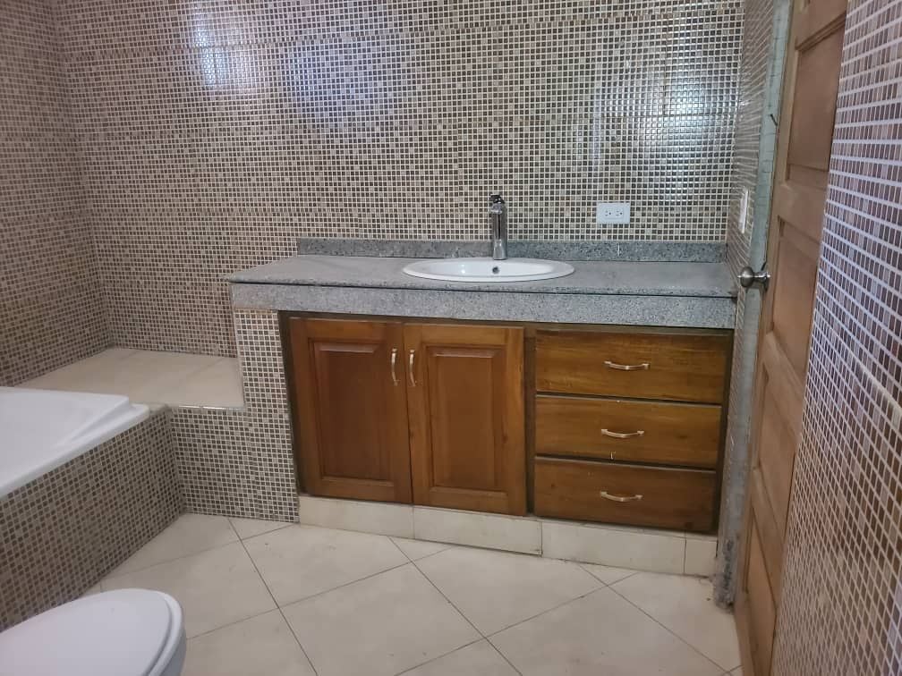 Casa grande en alquiler en la ciudad de Péguy