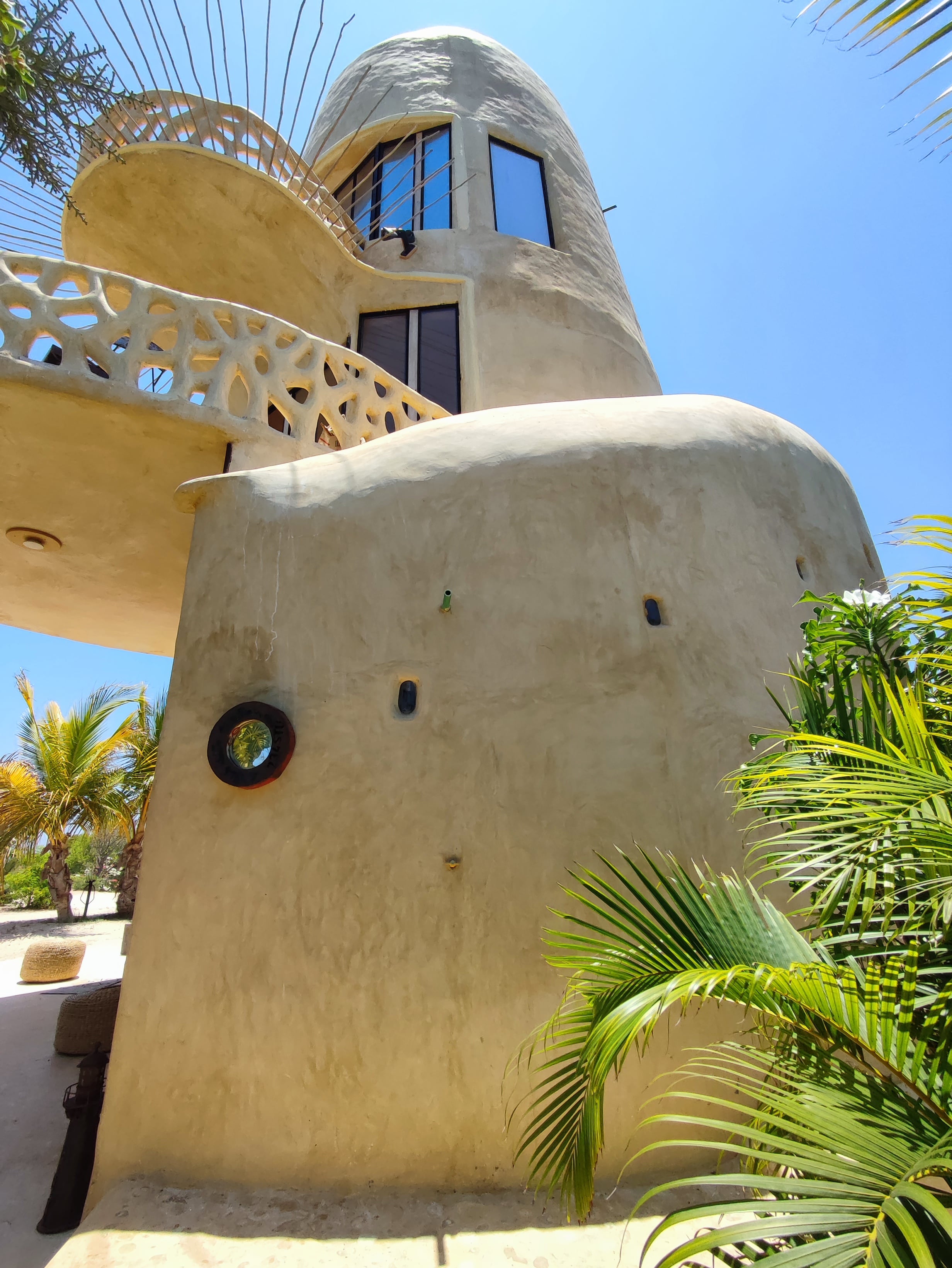 DOMAINE "LE PHARE" – L'EXCEPTION ARCHITECTURALE À IFATY