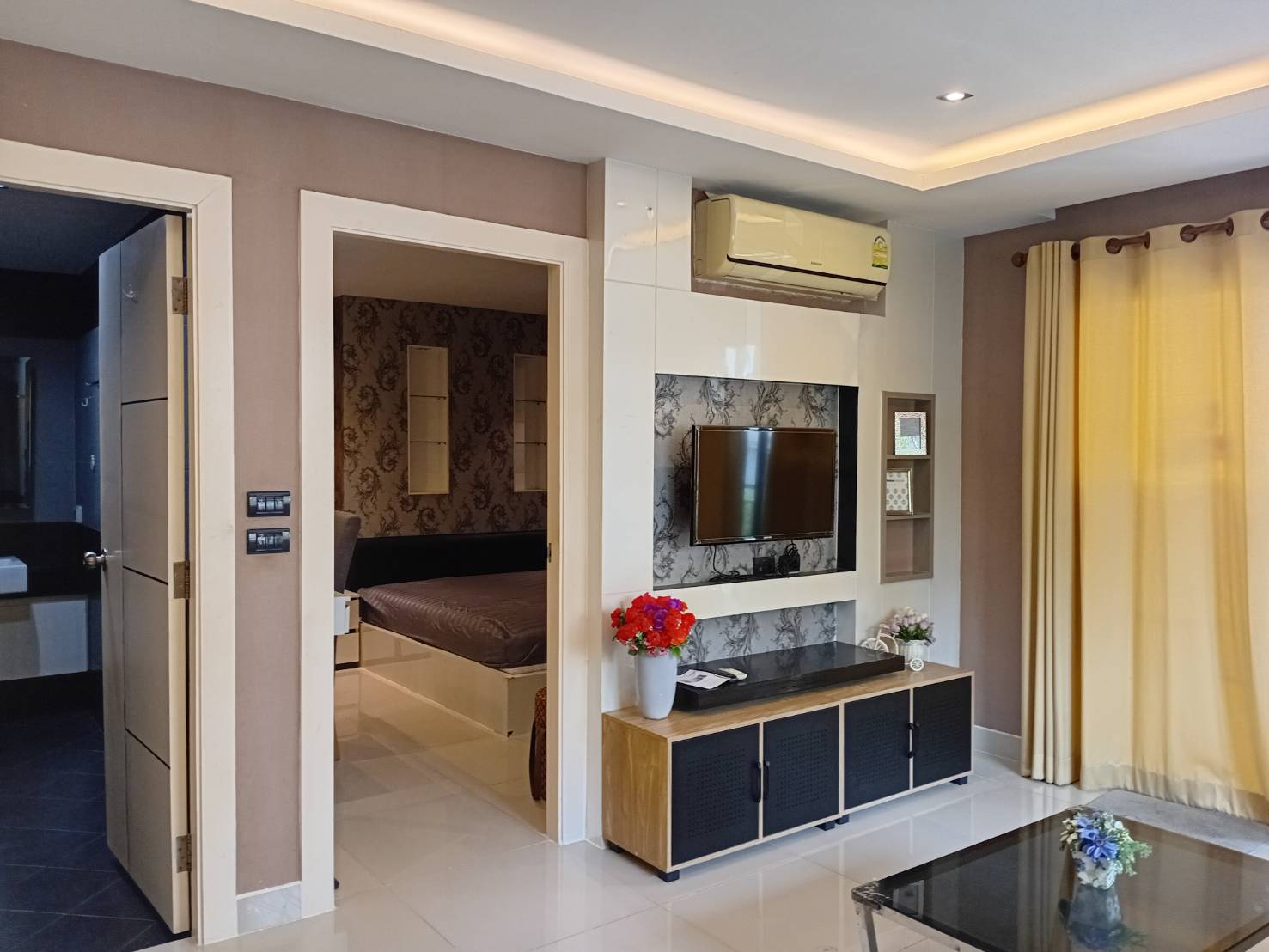 Condo 51 sqm Conner for Rent, 13,500 baht Close to South Pattaya. 