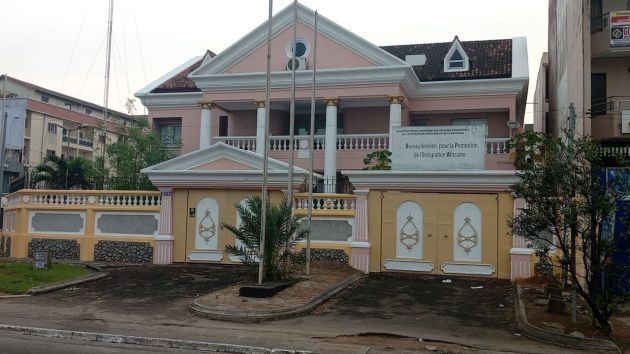LOCATION D'UNE VILLA AU NIVEAU DU 22 EM ARRONDISSEMENT VILLA DE 17 PIECES ...