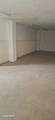 A louer au vallon,en face de la pharmacie du vallon un grand magasin ...