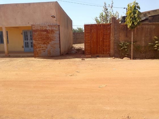 Un terrain clôturé de 300m2 en vente à Loumbila
