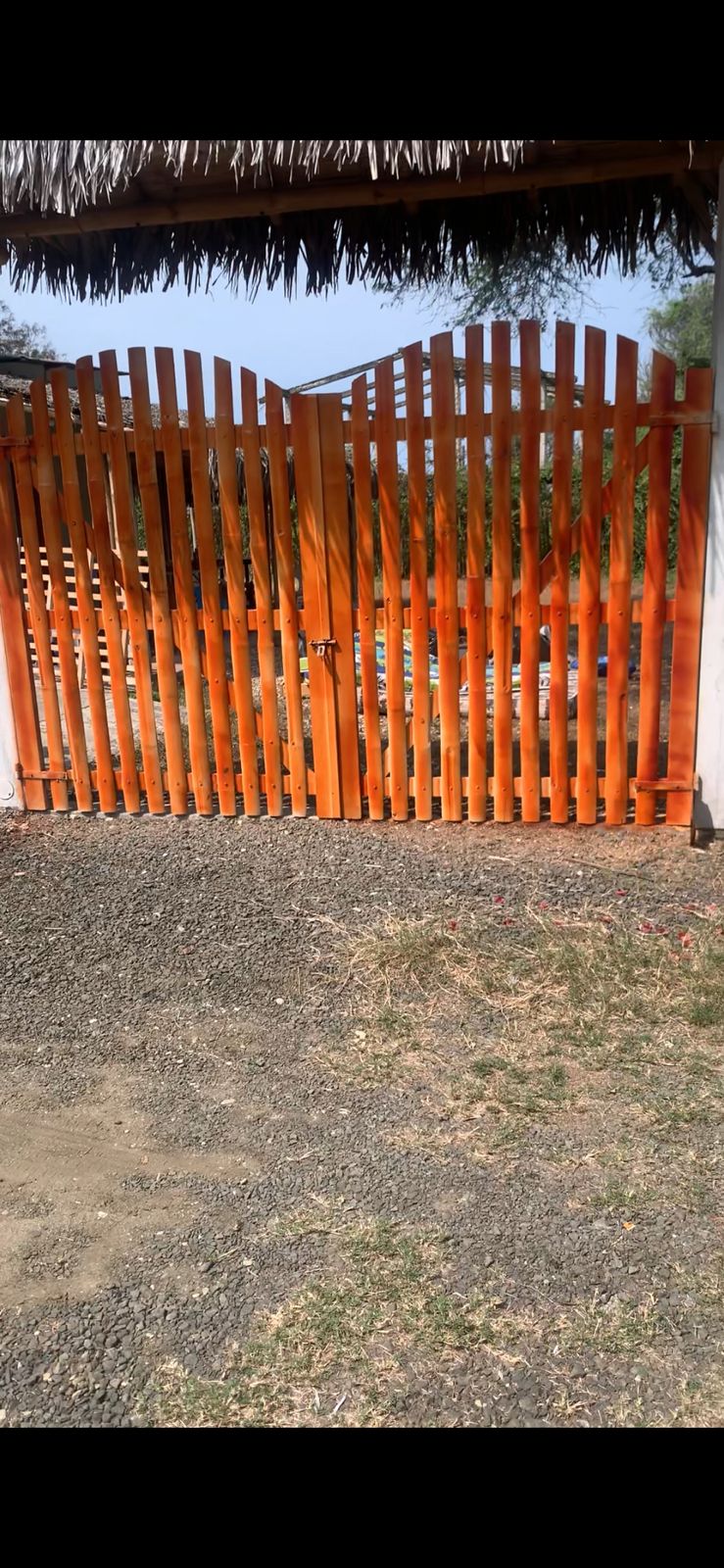 Villa individuelle à Puerto Cayo, sur un grand terrain de 20x20 pieds, prête à emménager – Quartier calme