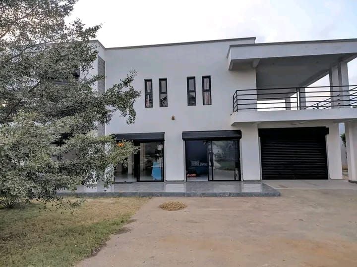VILLA MODERNE F7 AVEC PISCINE – MANGABE BETANIA, TULÉAR