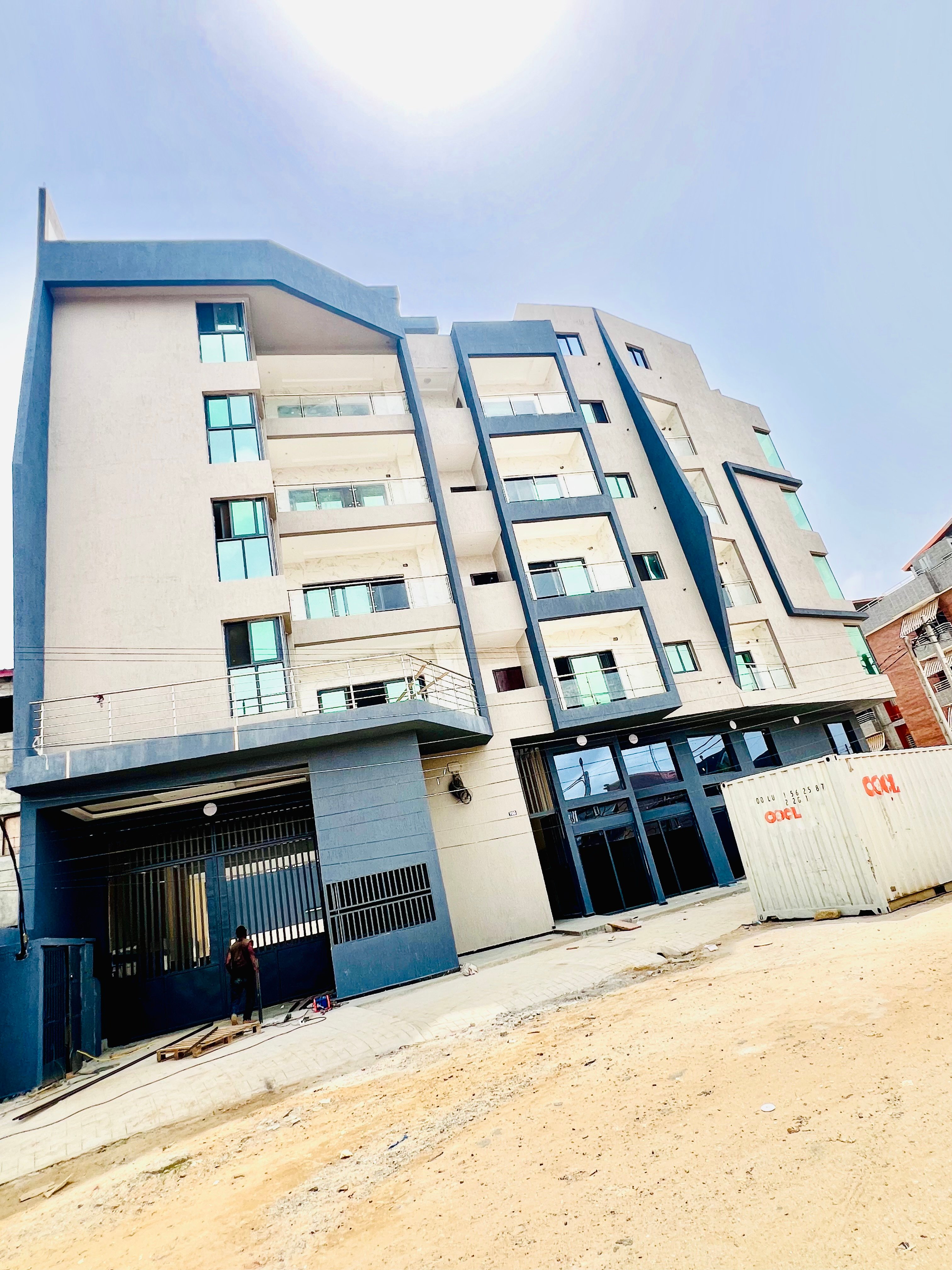 MISE EN VENTE D'UN IMMEUBLE R+4 TOUT NEUF A ANGRE NOUVEAU CHU