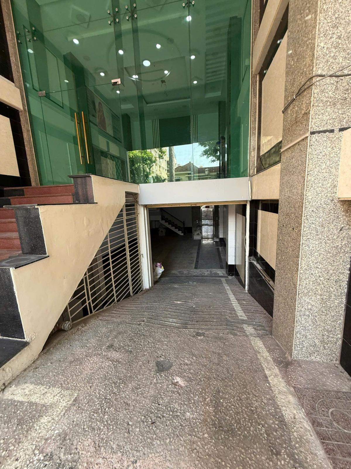 BUILDING FOR LEASE ON CAO THANG STREET, DISTRICT 3 | PRIME CENTRAL LOCATION