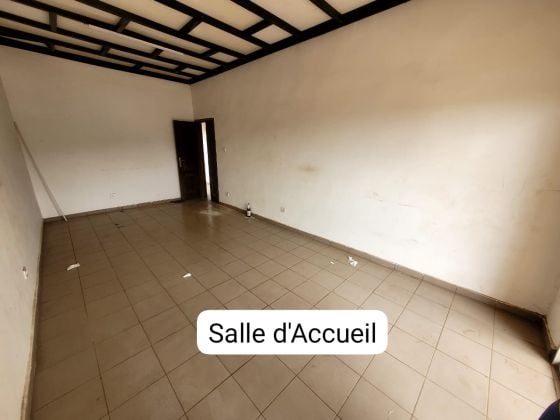 Joli Bureau 6Pièces à louer à Essos en Route