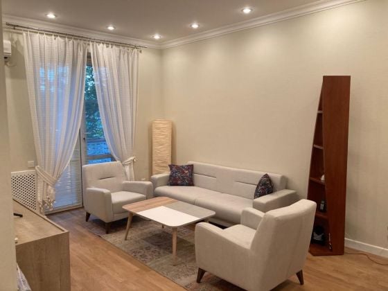 1 bedroom modern new apt Nizami street Old City area 
