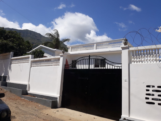 Casa amplia y económica en venta en Mombin Lataille, Cabo Haitiano. ...