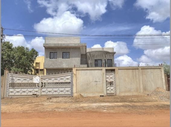 Two-story villa for sale in Ouaga 2000, Zone C