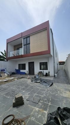 Magnifique villa duplex de très haut standing avec de belles ...