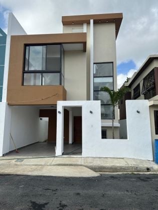 2 MAISONS PRÊTES À HABITER SITUÉES À BRISA ...