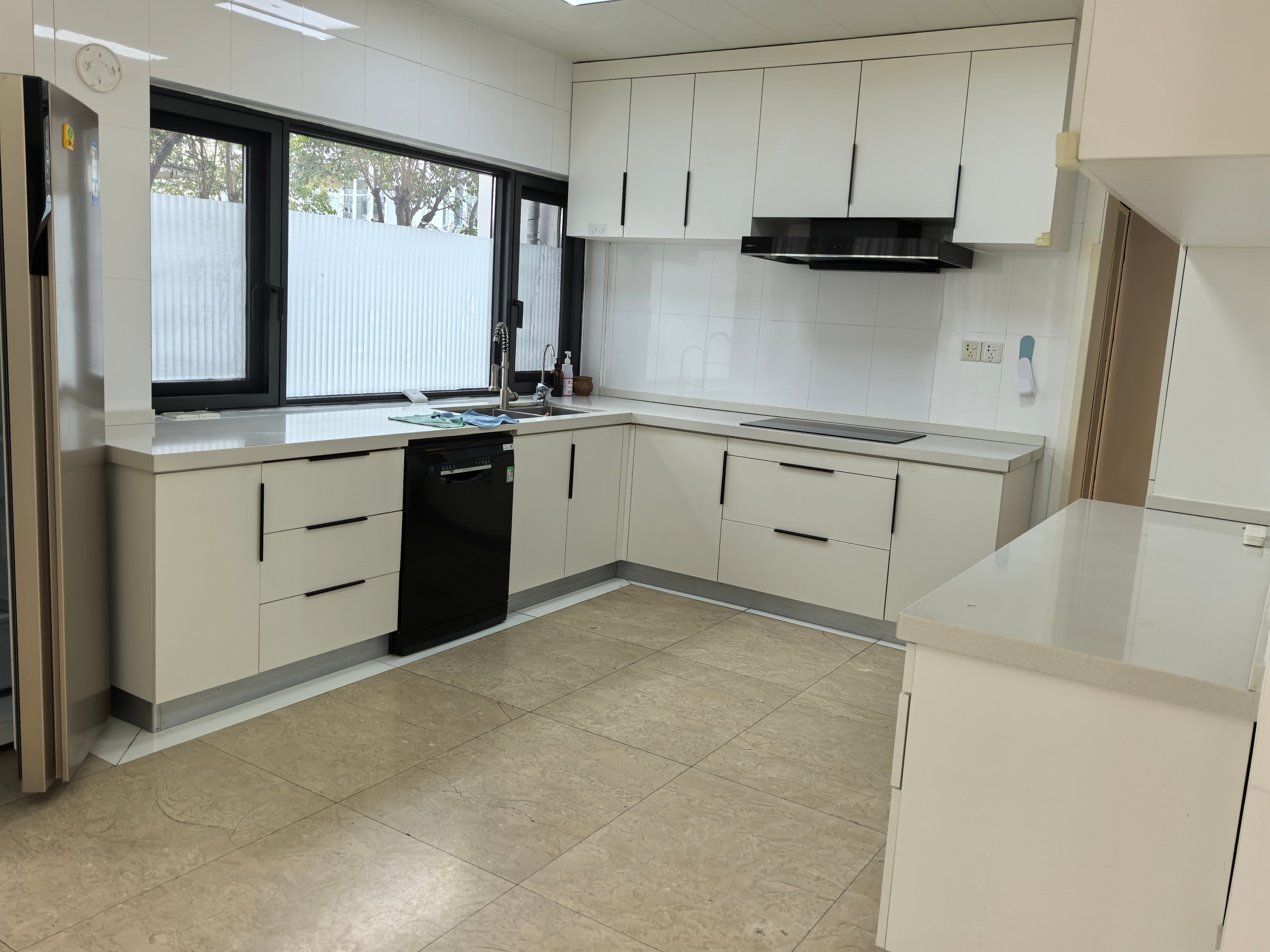 Villa with big south garden next to Jinji lake with floor heating