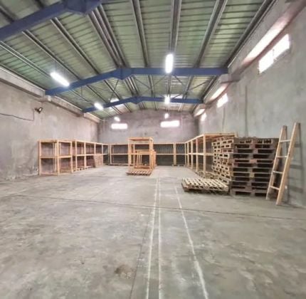 AMBODIVONA – 195m² WAREHOUSE IN A SECURE RESIDENCE WITH LARGE ...