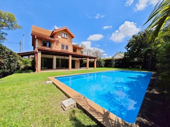 IVANDRY - LARGE 6-ROOM VILLA WITH LARGE LANDSCAPED GARDEN – SWIMMING ...