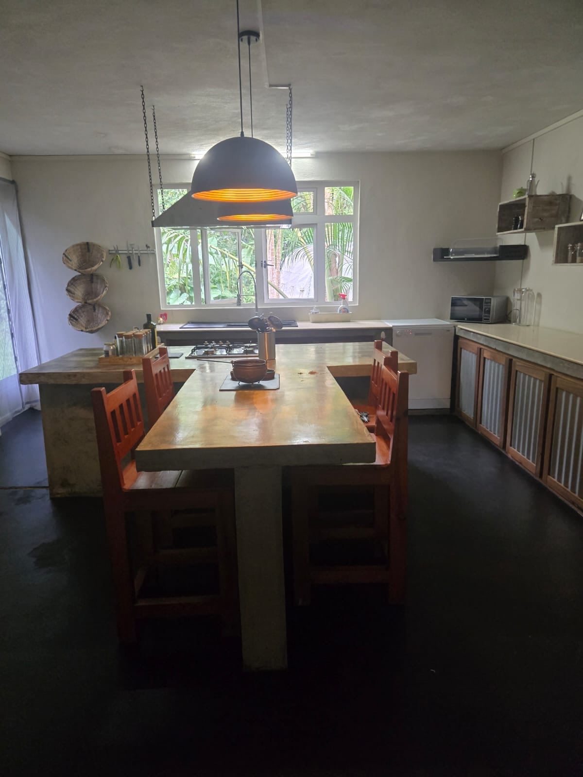 �� 2-Bedroom House for Long-Term Rent in Chamarel – Surrounded by Nature