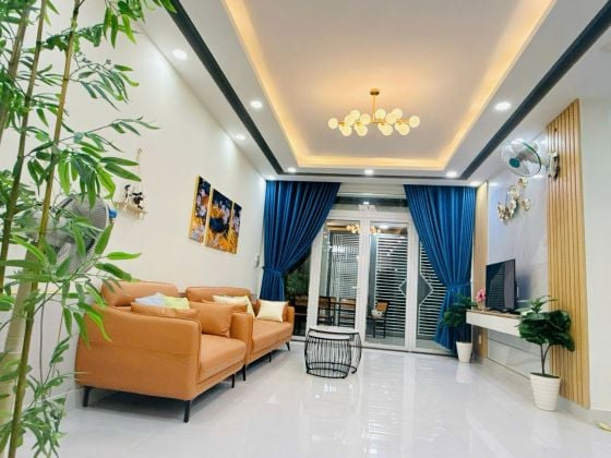 House for rent on Nguyen Truong To street - ready to move in