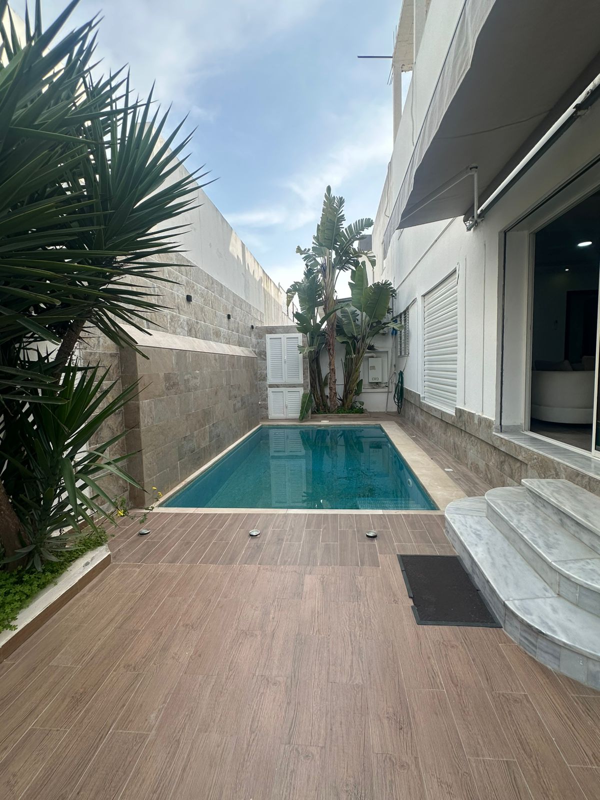 Appartamento arredato al piano terra con piscina a Gammarth Supérieur