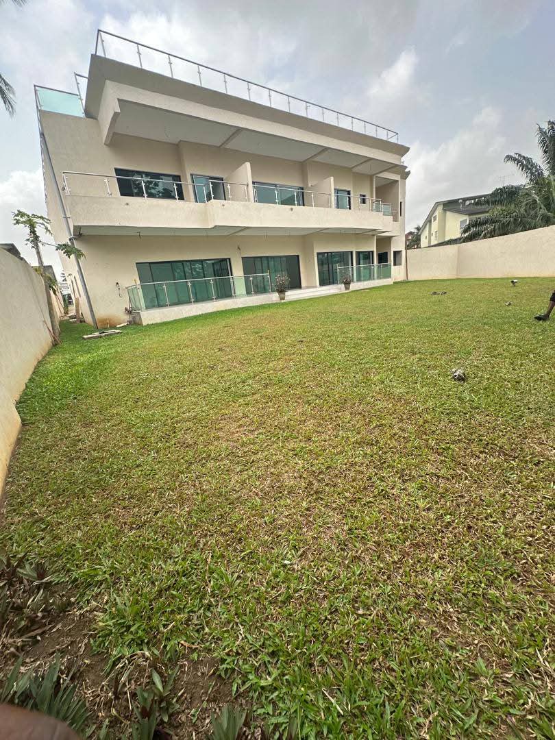 A LOUER  2plateaux vallon une magnifique villa duplex nouvelle construction de 15 pièces 