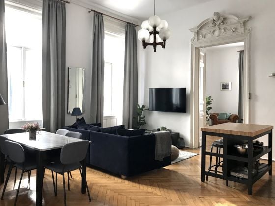  Appartamento completamente ristrutturato con 2 camere da letto e 2 bagni ...