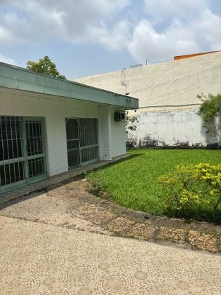  VILLA BASSE  DE TYPE 6 PIECES  AU 2PLATEAUX NON LOIN DE SOCOCE