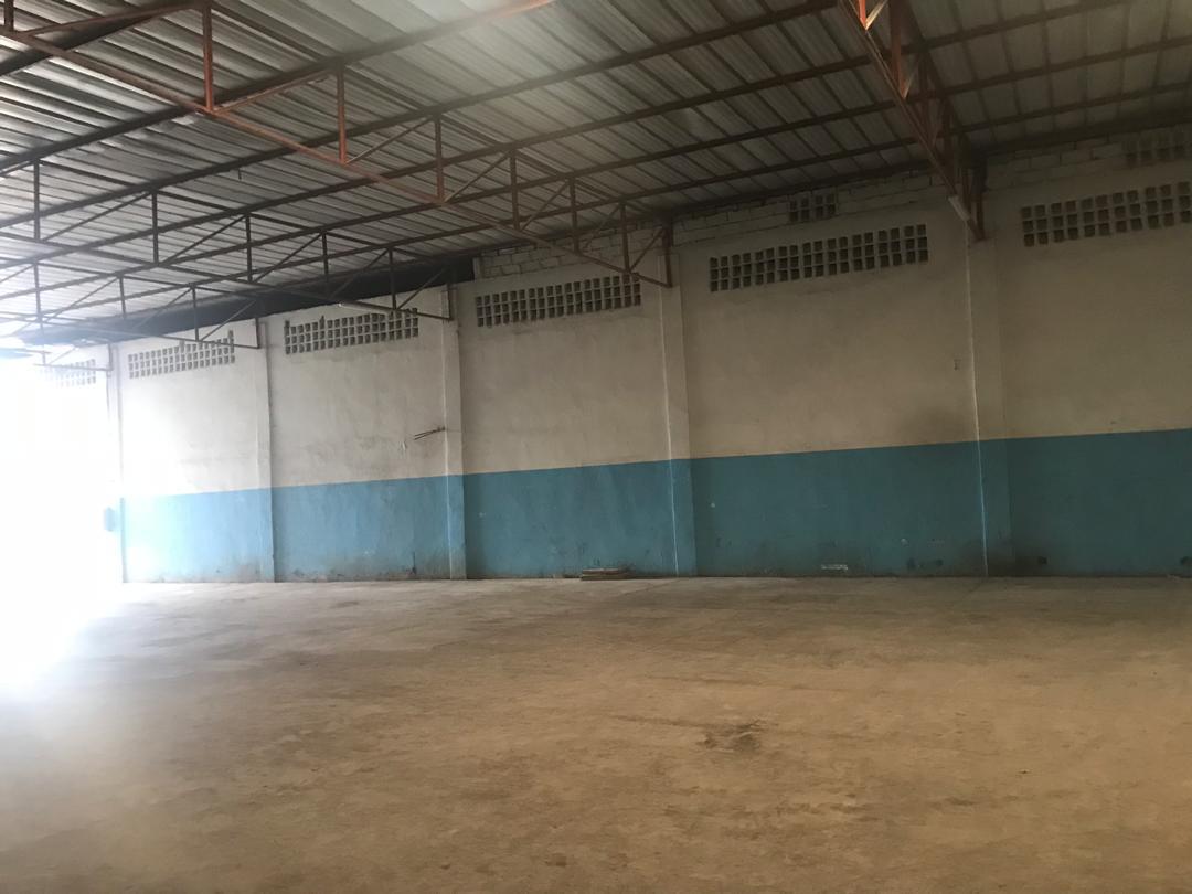 Warehouse rental in the Yopougon industrial zone 