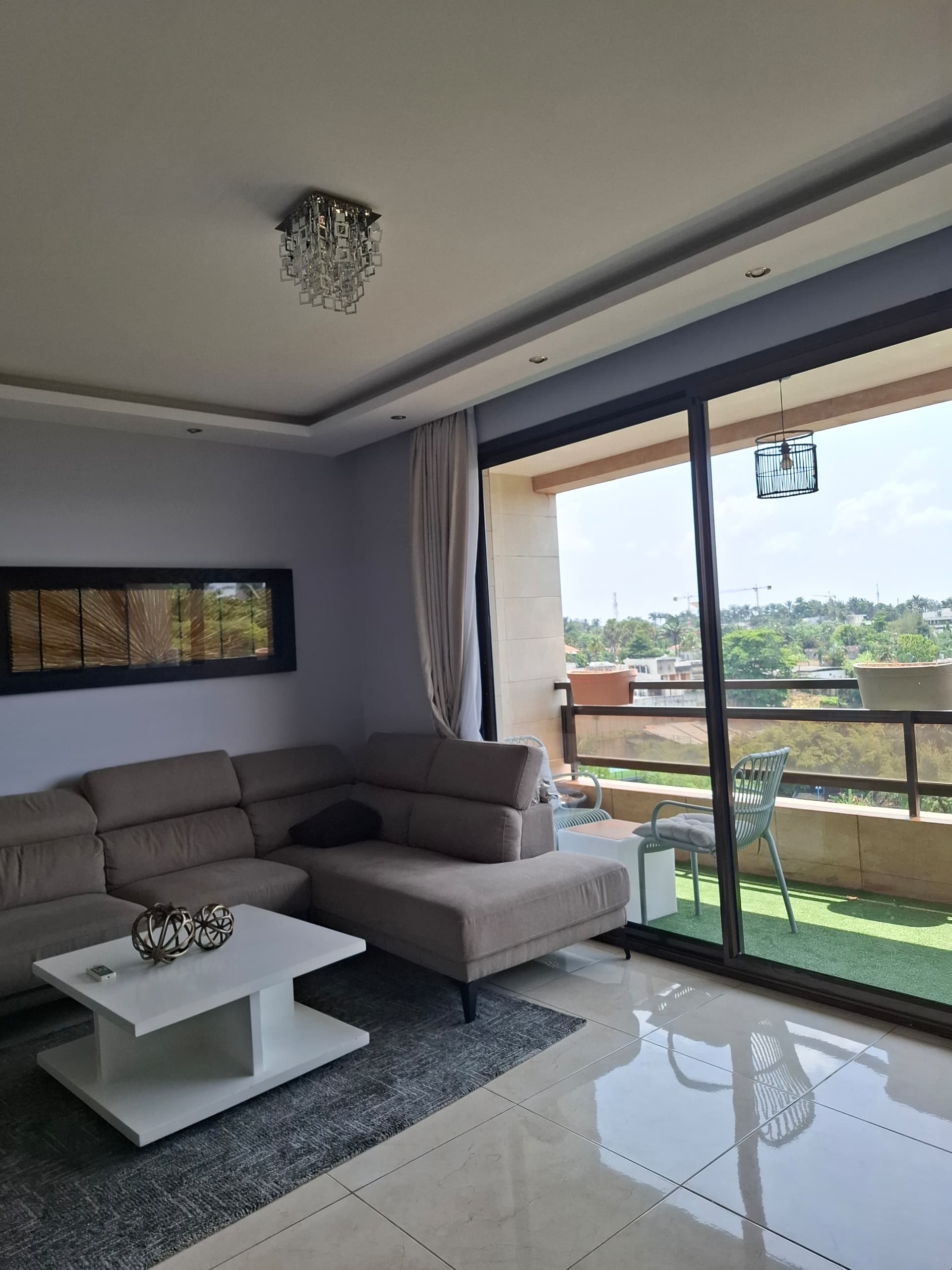 APPARTEMENT 3 PIÈCES EN VENTE LIEU: COCODY DANGA 