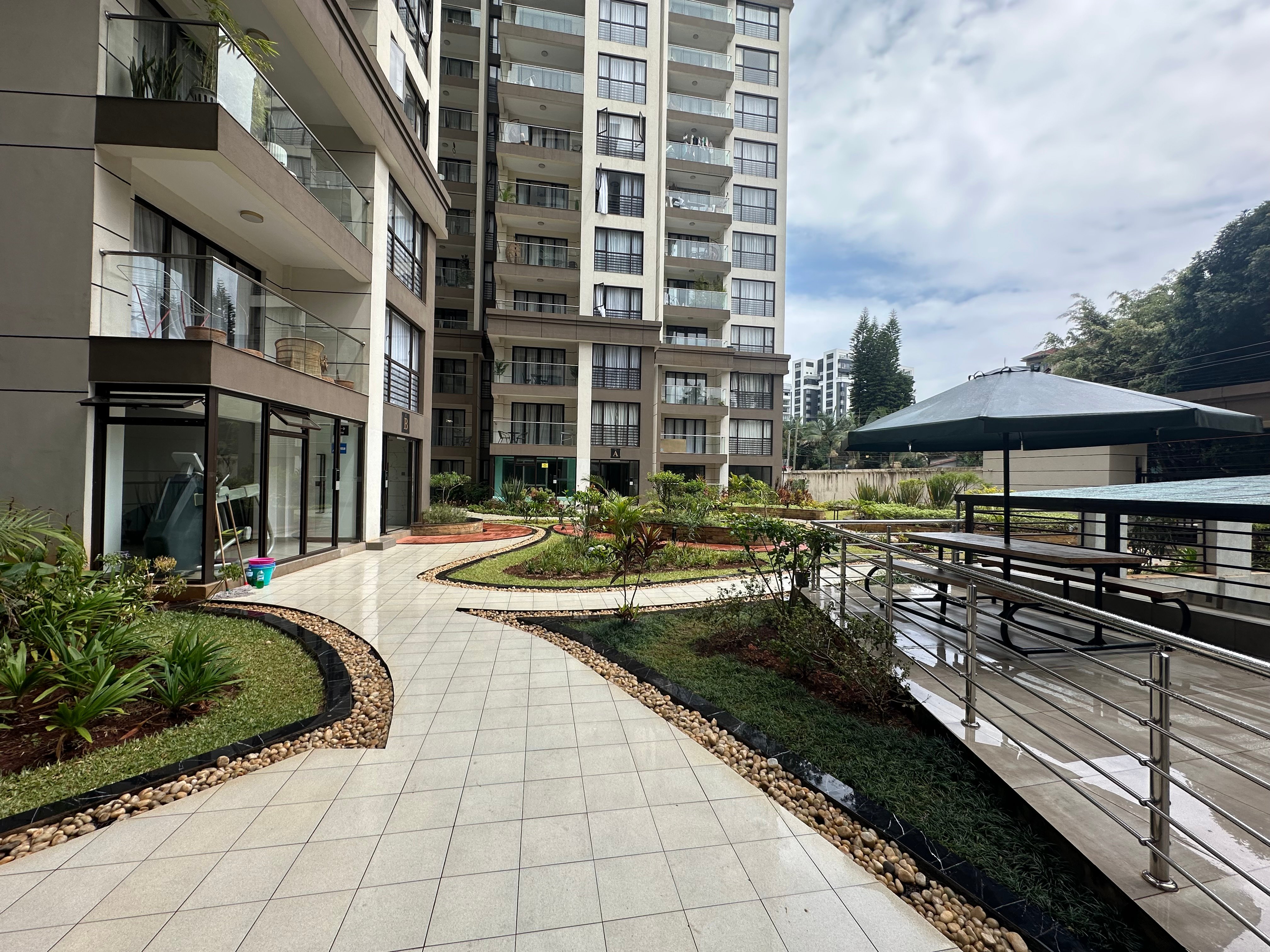 SE VENDE | RIVERSIDE DRIVE, NAIROBI &#55356&#56816&#55356&#56810 &#55356&#57313 Apartamento de 2 habitaciones &#55357&#56496 Precio: Kshs 16,000,000