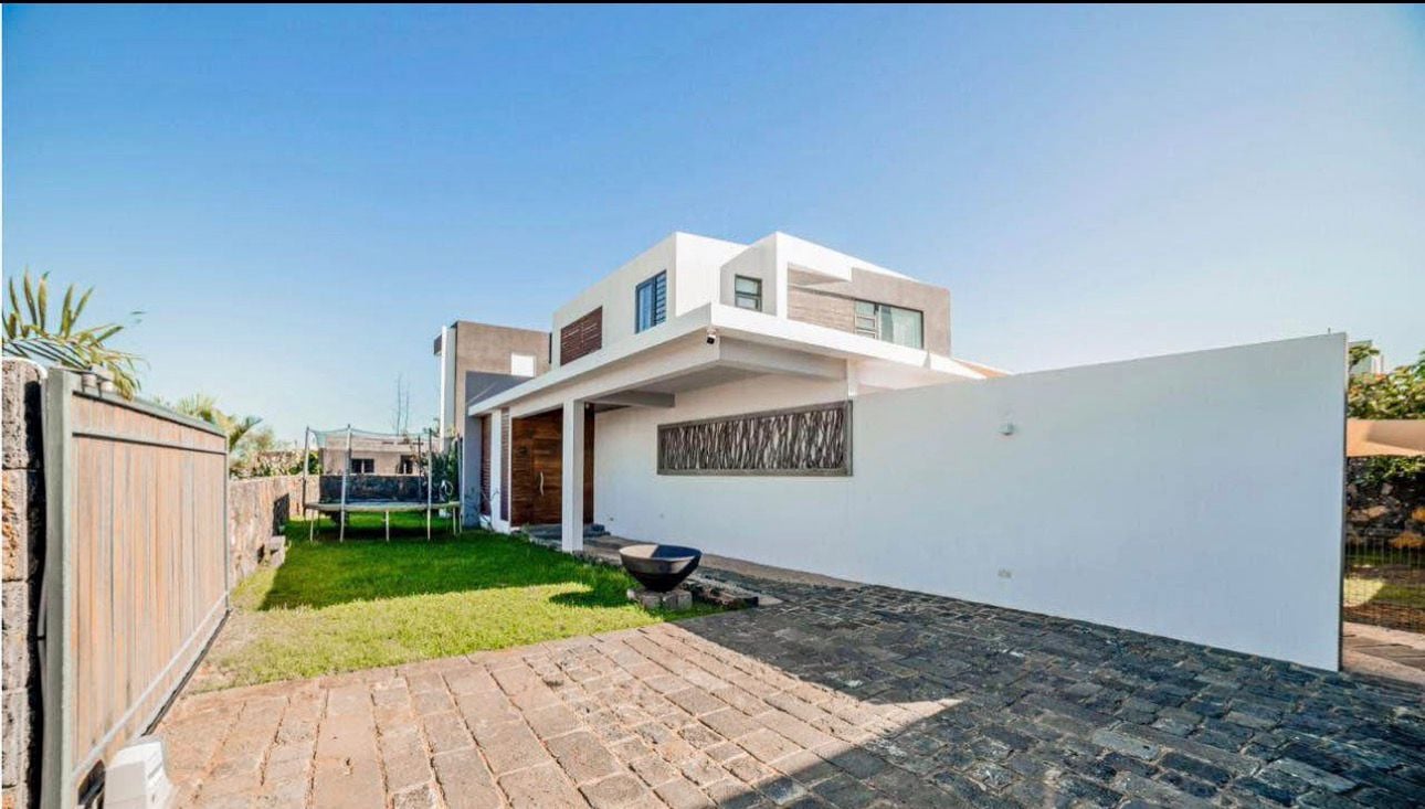 Luxury Villa for rent Flic en flac 