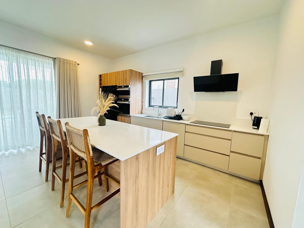 LUXURY LIVING IN A GATED COMMUNITY – DARUTY, PETIT RAFFRAY