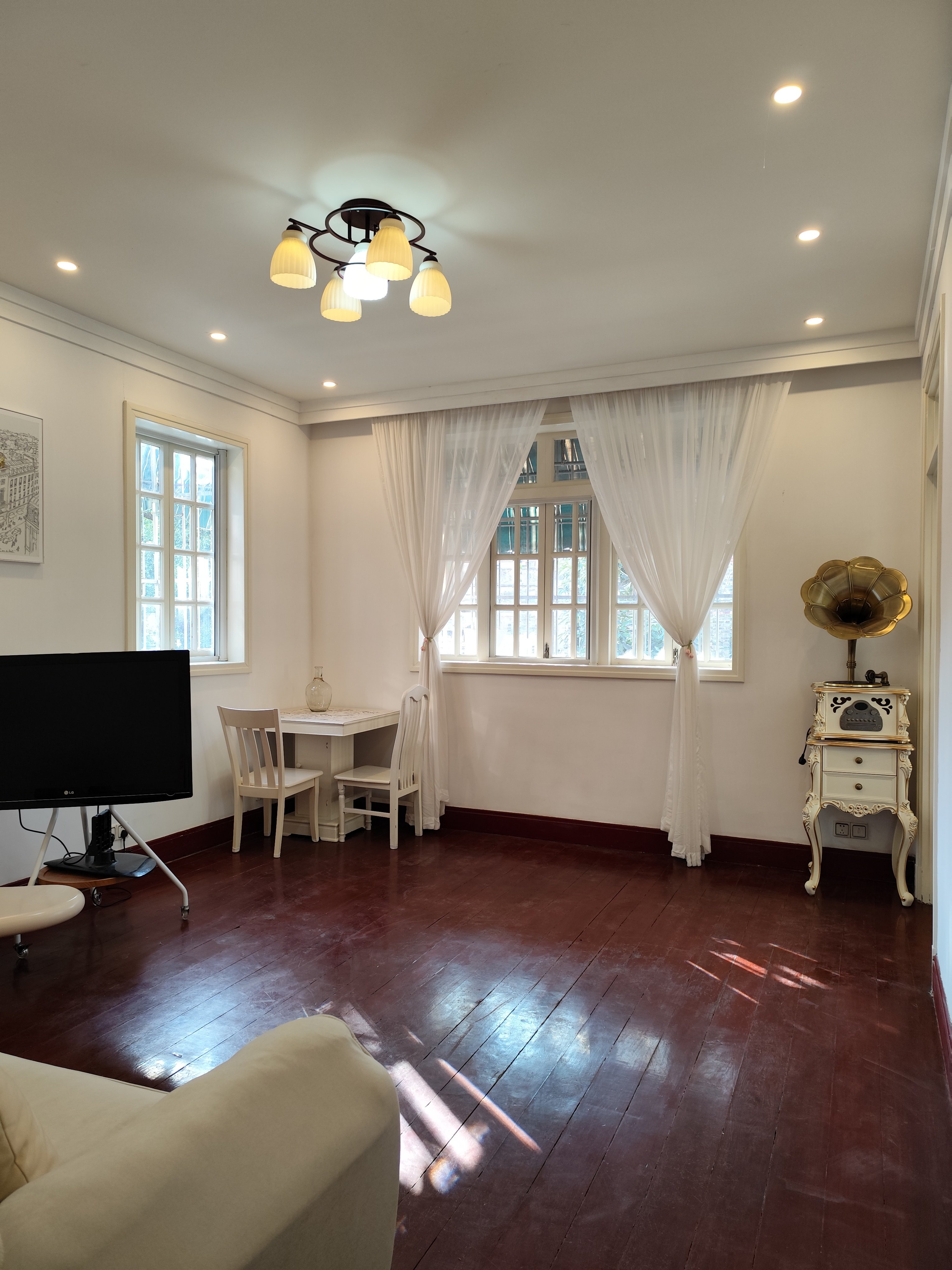 A nice apartment in French Concession