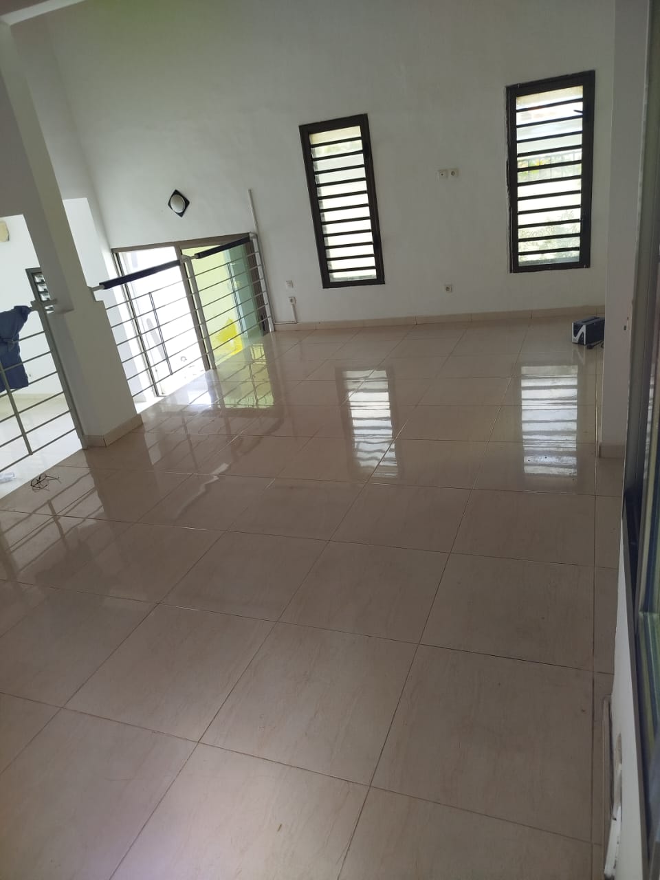 Villa duplex 7 pièces à louer à Bassam