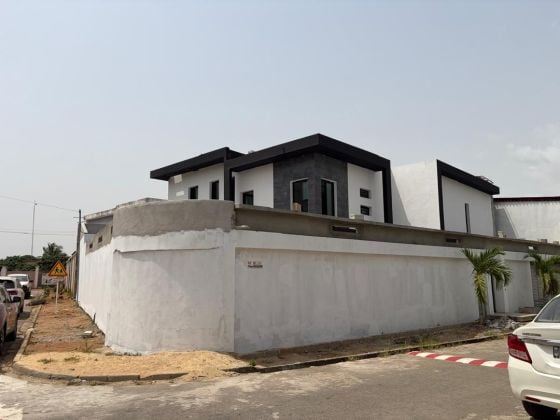 Duplex de 7 pieces à louer à Bassam cité Rosiers 3