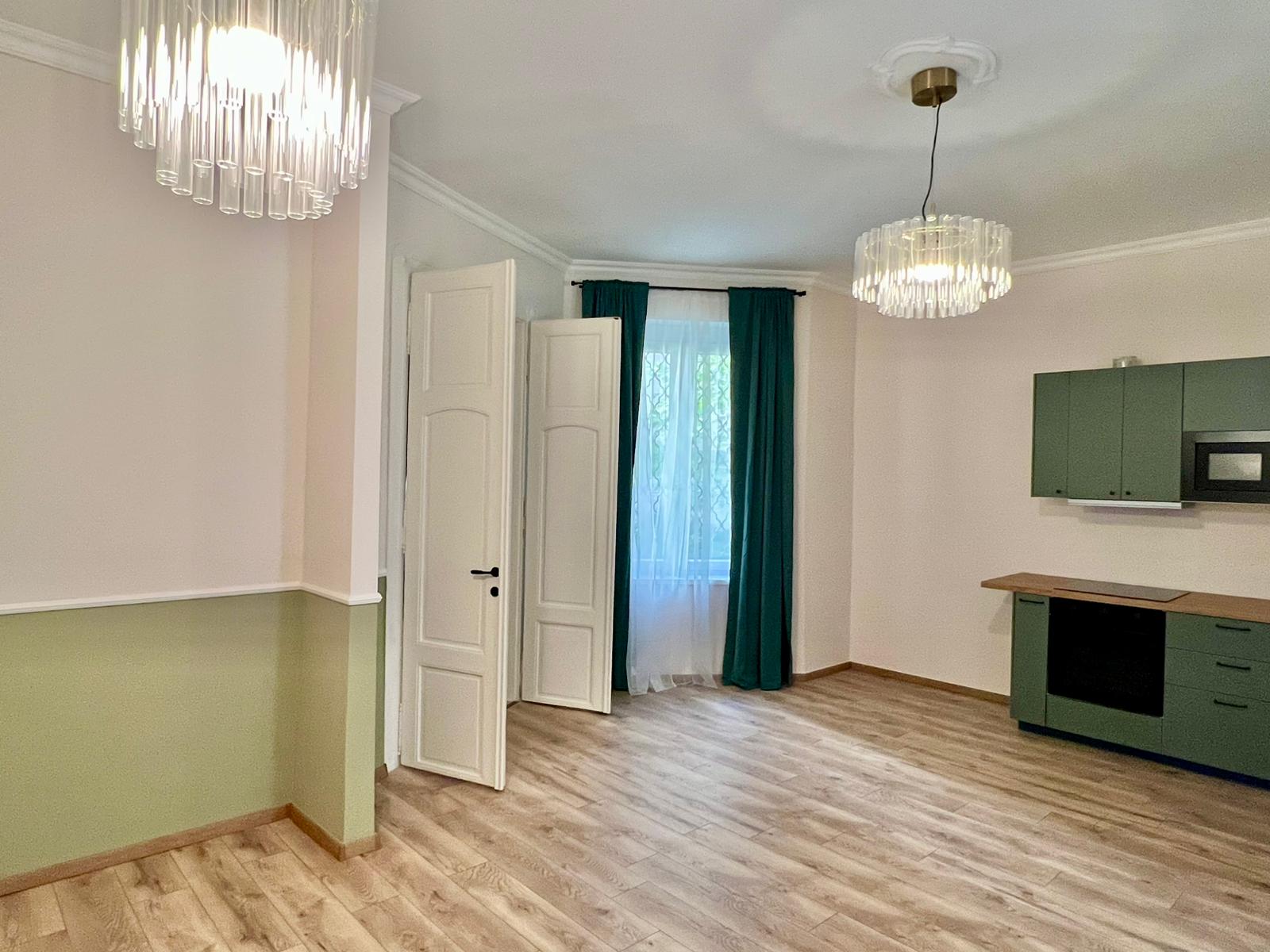 Fully Freshly Renovated 2-bedroom flat for sale in Budapest's 6th District, Diplomatic Quarter