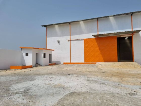 ZONE INDUSTRIELLE DE YOPOUGON AU PK 24 location entrepôt 2000m2