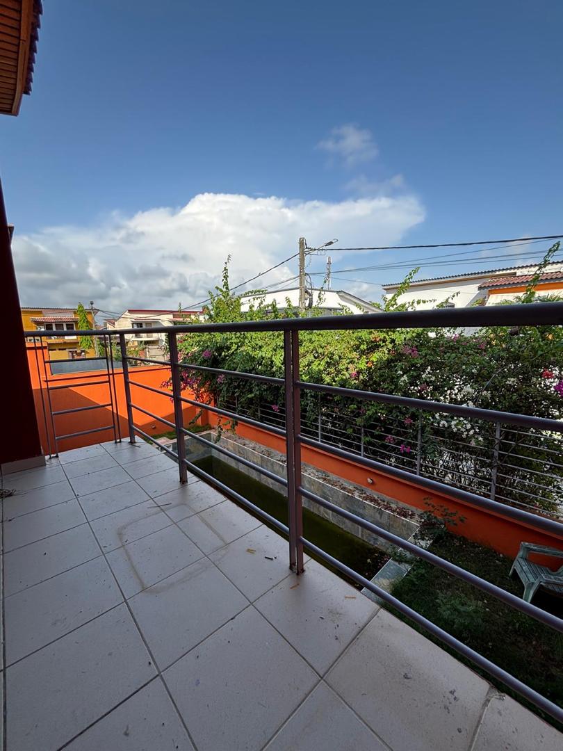 Duplex de 6 pieces avec piscine à louer à  Bassam cité Rosiers 3