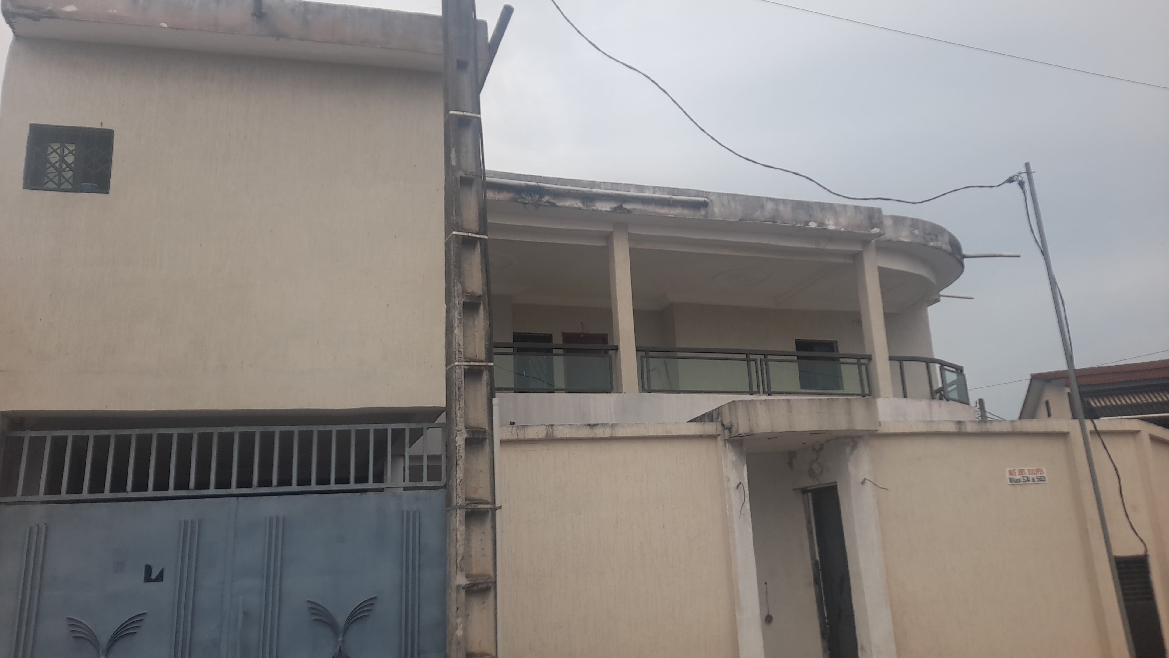 Villa duplex à  vendre à la cité Rosiers 3 bassam 