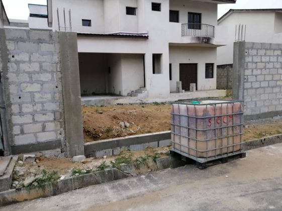 Villa sans finition à vendre à la cité Rosiers 5 de ...