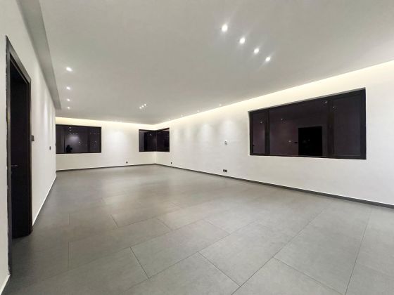 Spacious Four bedroom for rent in Bayan