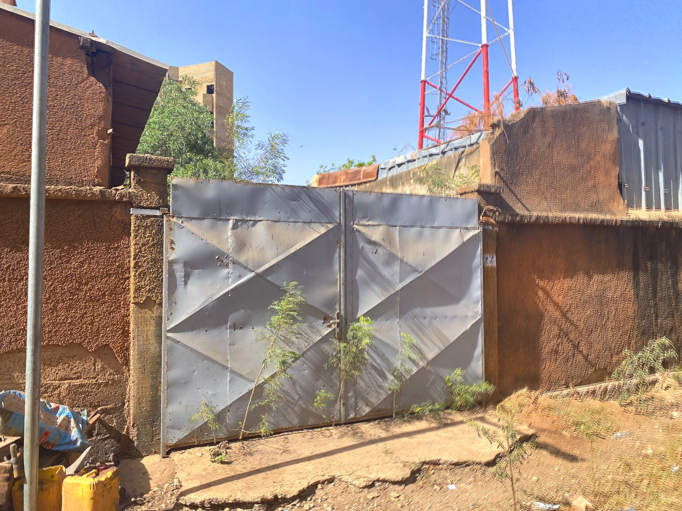 TERRAIN STRATÉGIQUE DE 50 M² À PROXIMITÉ IMMÉDIATE DE L'AÉROPORT INTERNATIONAL DE OUAGADOUGOU
