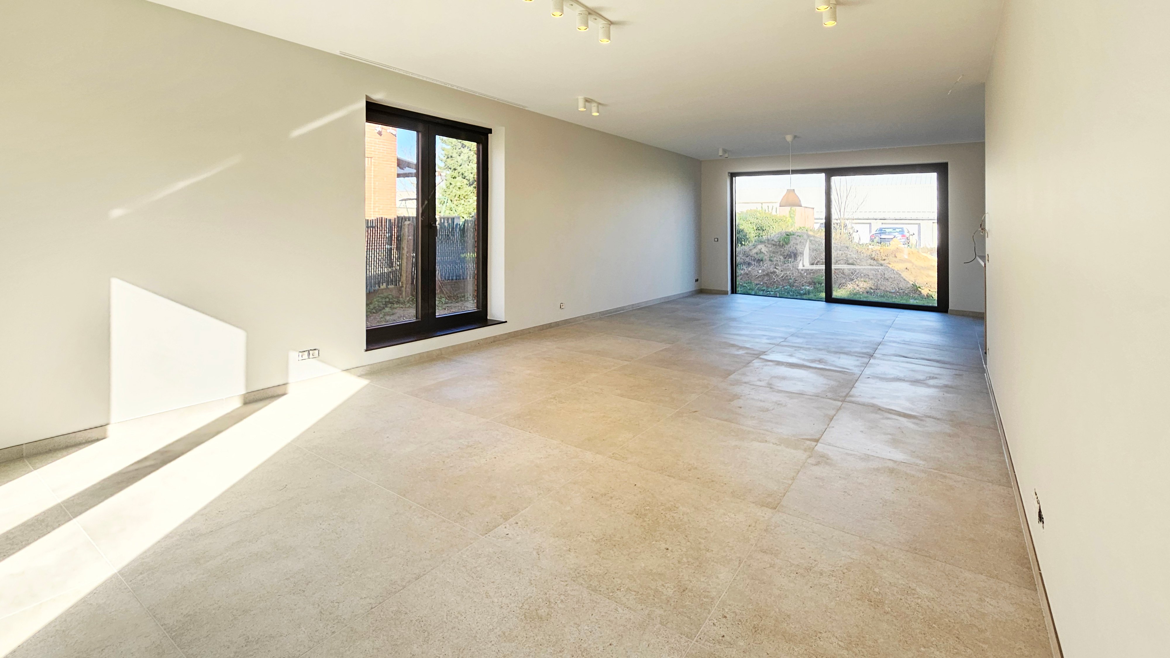 Maison familiale haut de gamme neuve à proximité de l'aéroport de Bruxelles - 5 chambres, bureau, jardin