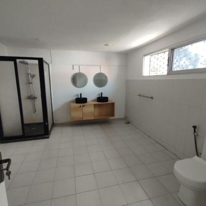 IVANDRY GRANDE VILLA T5 DE STANDING AVEC PISCINE – GRAND JARDIN ...