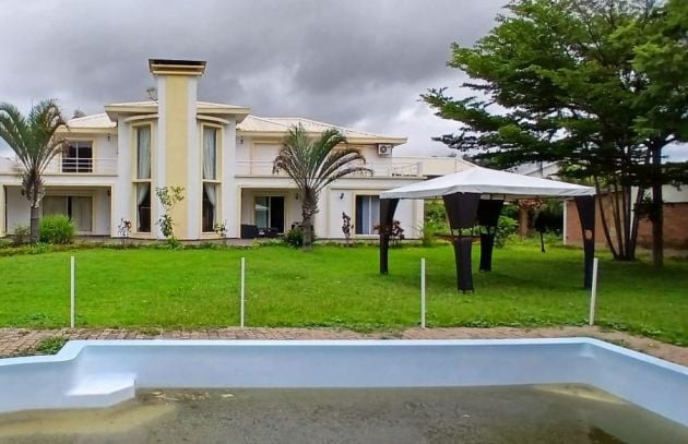 AMBATOBE – GRANDE VILLA T8 AVEC GRAND JARDIN ARBORE DE 1000M² ...