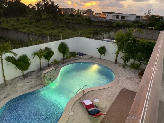 Villa for sale in Bassam Mockeyville with swimming pool on 1100 m²